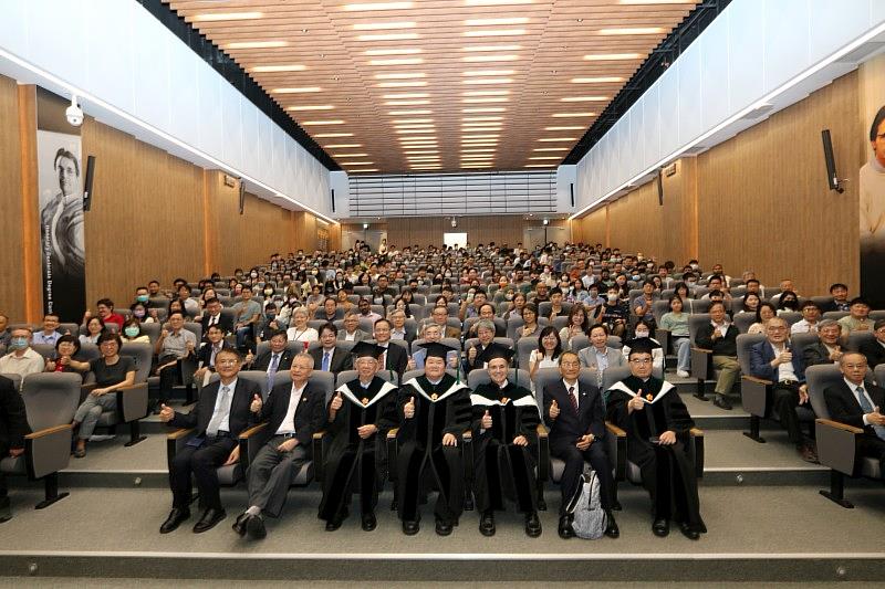 中國醫藥大學112學年度名譽博士頒授會場盛況