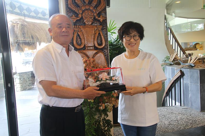 臺企聯慷慨捐贈500萬元 饒慶鈴表感謝 助臺東學子走向國際舞臺及弱勢個案照護