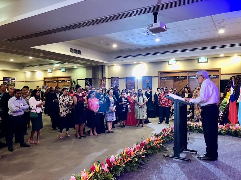 斐濟前總理、斐濟勞工黨領袖Mahendra Chaudhry出席國慶酒會並代表貴賓致詞