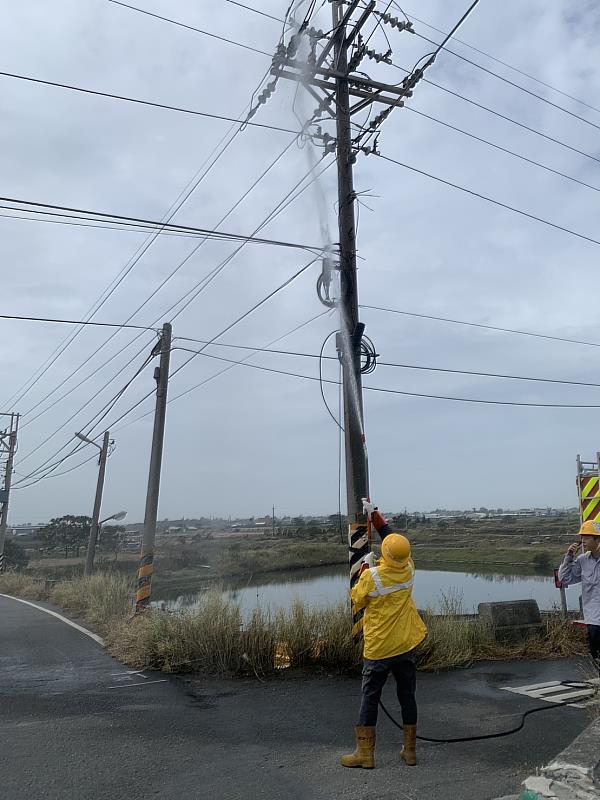 有風無雨鹽塵造成嘉義縣海區停電 翁章梁指示各單位全力提供協助