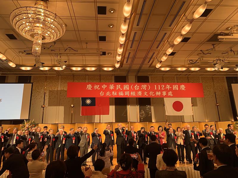 貴賓們乾杯祝賀我國慶