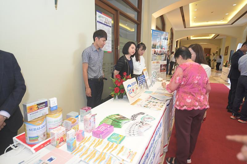 駐緬甸代表處112年國慶酒會台灣企業形象展，宣揚台灣優質整體形象。