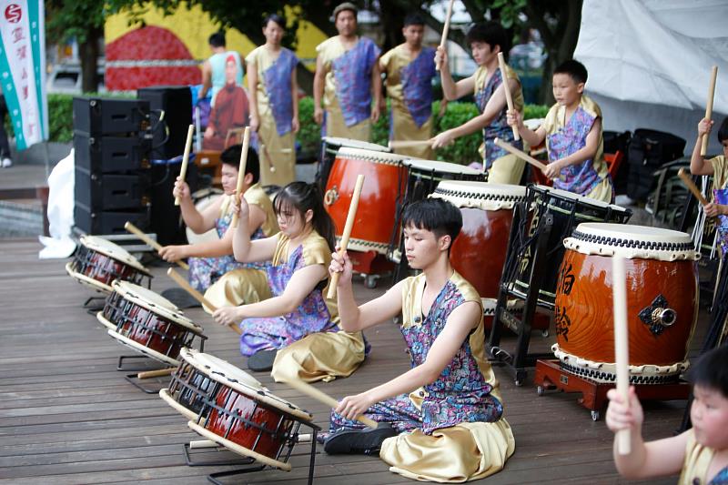 圖說4. 充滿朝氣的太鼓表演為活動帶來滿滿活力。(圖片提供/靈鷲山佛教教團)