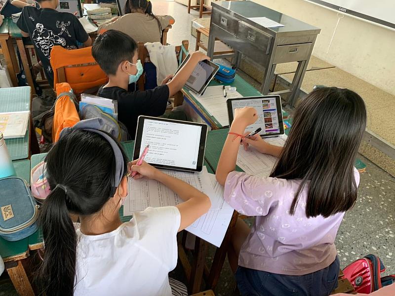 東門國小數位學習孩子邁向未來