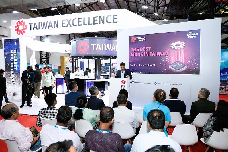 產品發表會吸引多家印度媒體，由外貿協會副秘書長邱揮立開幕致詞，介紹台灣精品的創新價值。