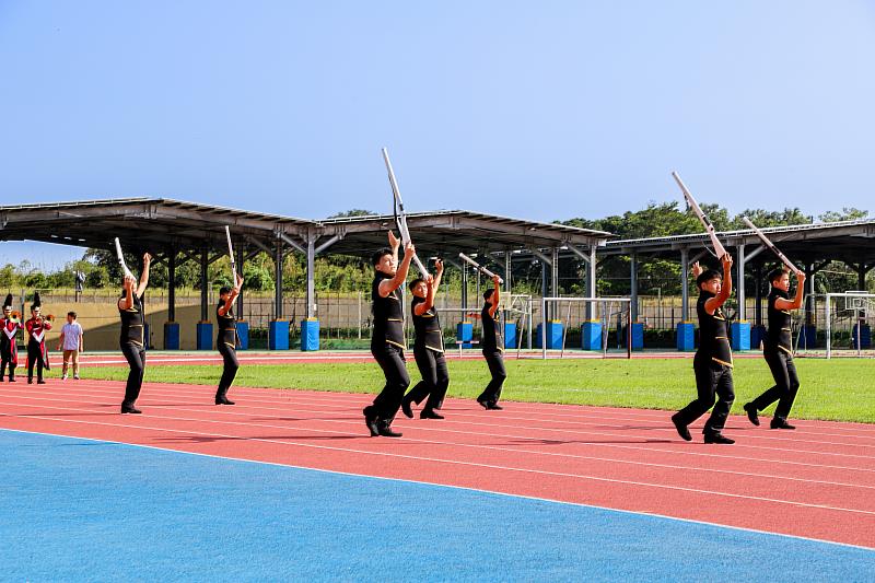 跨國音樂交流盛事即將登場翁章梁視察學生練習狀況-5