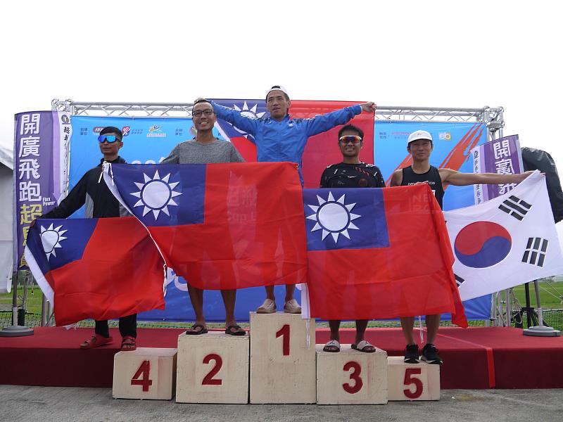 50公里男子組由張景敦以3小時28分54秒奪冠，李智群、林志傑、曾子豪緊跟在後，將前四名留在台灣。