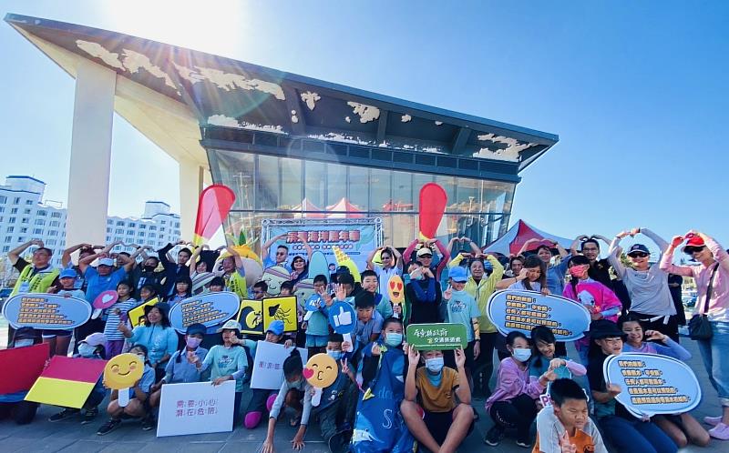 交通旅遊處13日於車城鄉海口港水域舉辦「屏東海洋嘉年華-水域安全體驗活動」