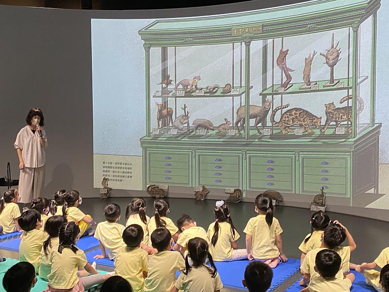 臺博館以《覕相揣》為教材開發創新教案及踏查走讀活動緊扣語言文化、藝術人文與自然生態議題。