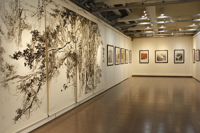 司徒錦鷹山水畫作展現「搜盡奇峰打草稿」精神