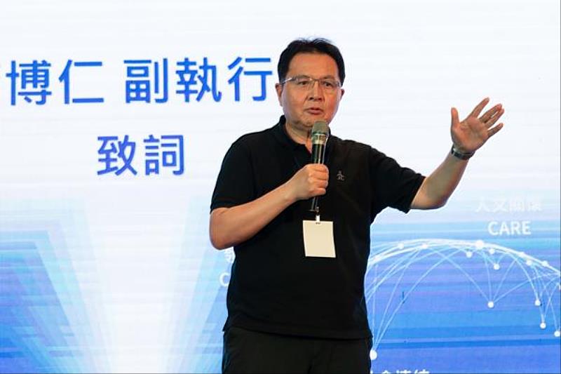 財團法人資訊工業策進會副執行長蕭博仁於「南臺關鍵領袖大學」開學典禮中致詞。