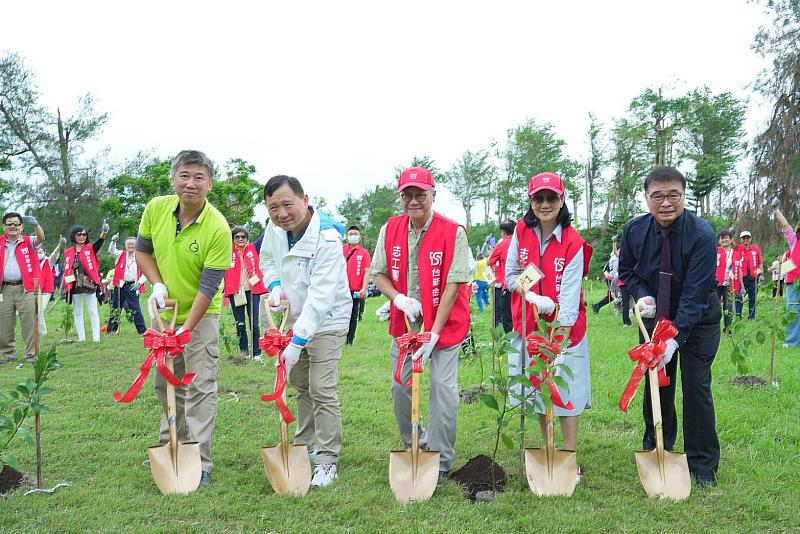 臺東縣府攜手台新金控偕社福團體 公益共好森林 助臺東森林公園植樹護生態