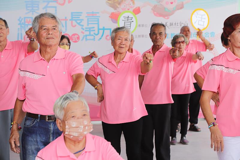 嘉義縣東石鄉網寮長青活力站揭牌