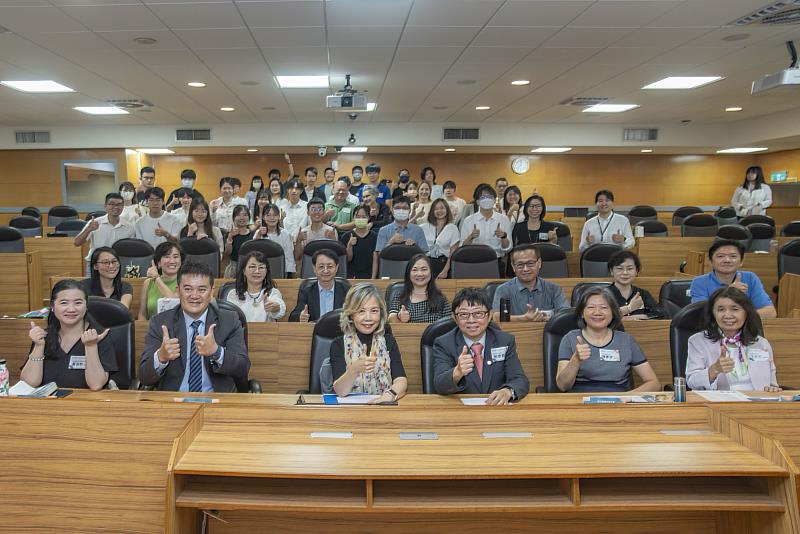 國立臺灣科技大學辦理城南講堂暨通識抵萬金頒獎典禮。
