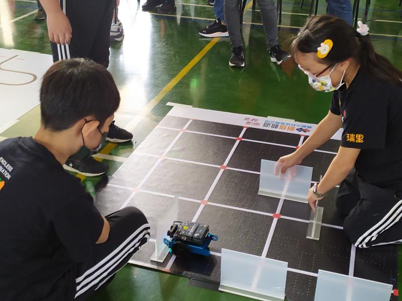 第二屆嘉義縣校際盃創意機器人交流賽 吸引22校343人競技