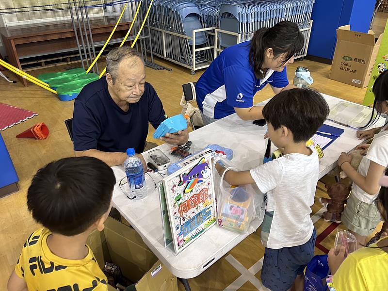 推廣資源循環利用  竹縣環保局二手玩具交換巡迴校園