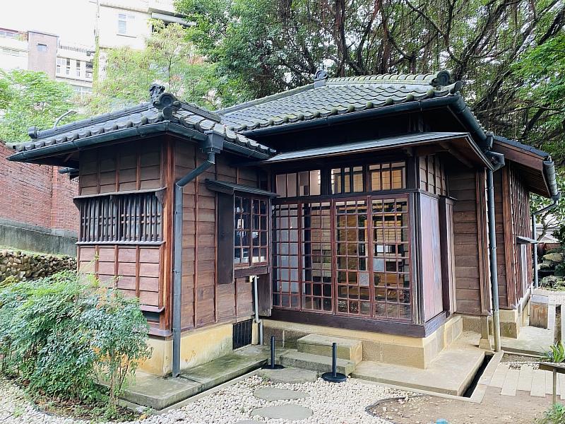 淡水古蹟博物館轄下的市定古蹟「淡水街長多田榮吉故居」即日起開放參觀全新的常設展，介紹他在臺50年的光景。