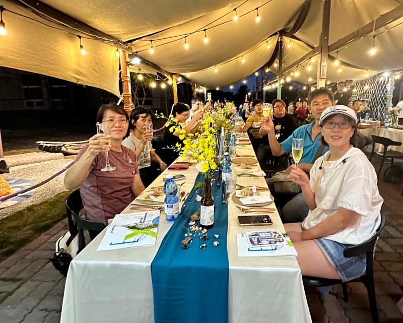 充滿海洋風情的餐桌饗宴隆重登場