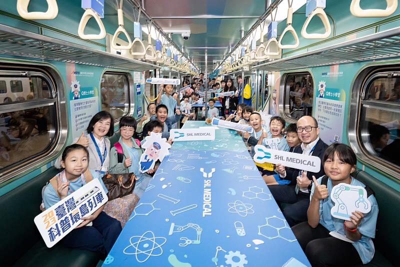 瑞健醫療連續第二年參與「2023 臺灣科普環島列車」，主題車廂實驗活動融入精準醫療理念