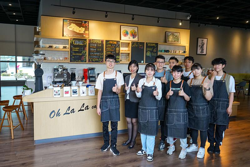 「Ohlala咖啡廳」於本學期啟動試營運，由餐飲系師生共同經營