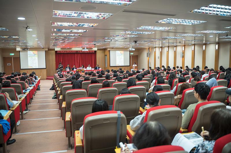 ESG論壇現場座無虛席,來自各界的專家學者及企業主,相互交流學習與激盪。
