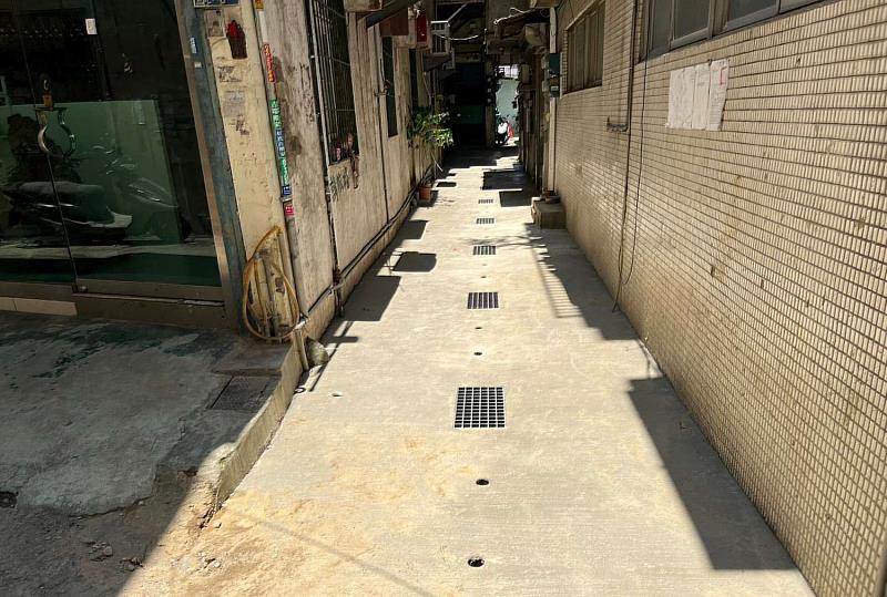 污水接管完成後，當地居民將能享有更乾淨和寬廣的後巷環境。