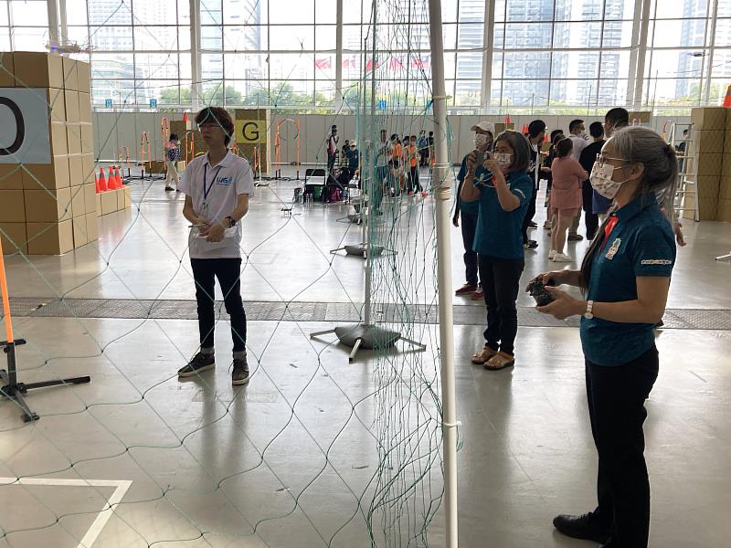 大樹DOC學員進行無人機競賽
