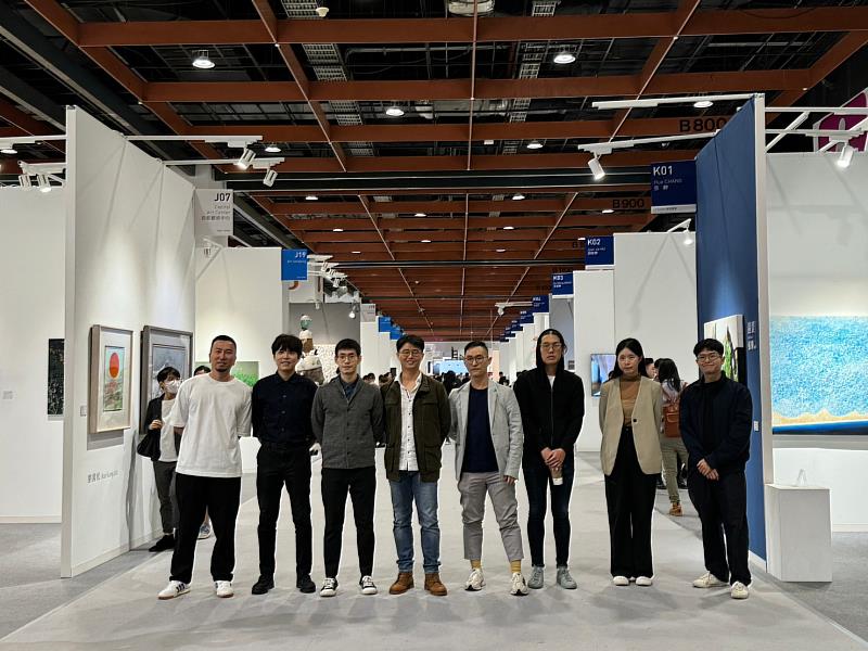 MIT藝術家在臺北藝博會初登板，藉由媒合專業畫廊協助處理藝術經紀事宜，從中汲取國際經驗並與市場接軌。