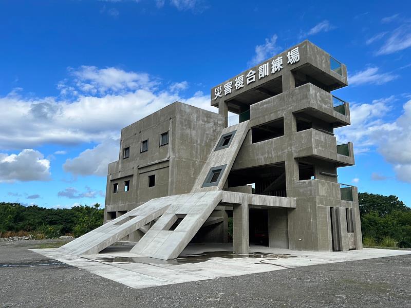 臺東縣消防局室內綜合訓練中心及複合災害訓練場廳舍落成 提升災害搶救訓練及搜救犬救援量能