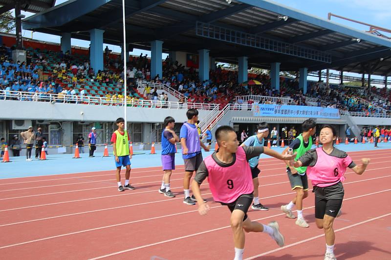 112年沙城盃中小學田徑對抗賽暨國中小大隊接力複(決)賽今登場 教育處：挑戰自我並展現團結、合作的品格素養