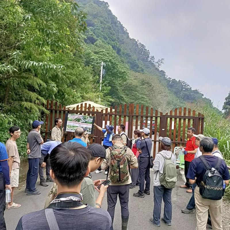 由漢林生態團隊介紹牛稠溪周邊生態環境