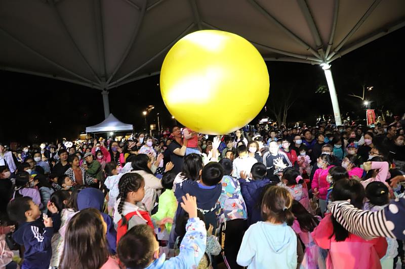 龍岡森林公園「英雄慢半拍」歡樂互動。