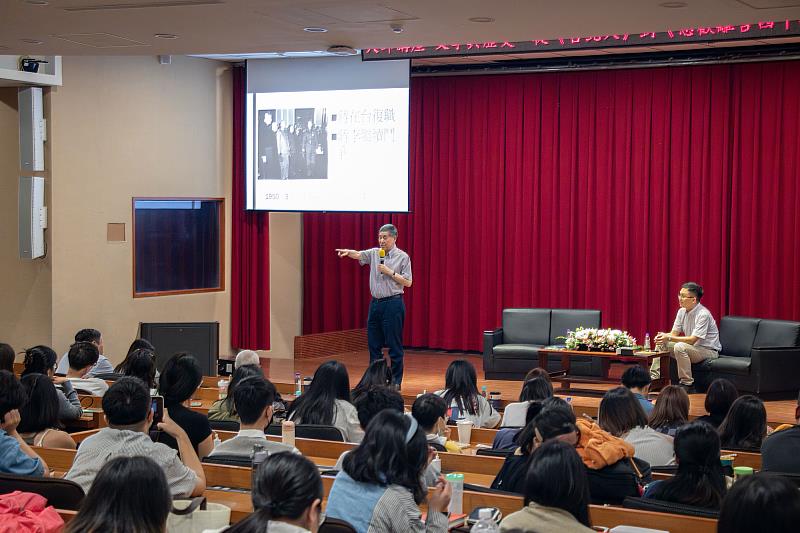 世新大學大師講座邀請文學大師白先勇分享近期著作。（世新大學提供）