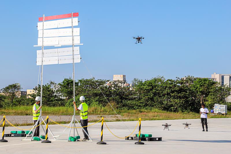 全國首屆國防應用無人機挑戰賽特優虎科大奪150萬獎金-5