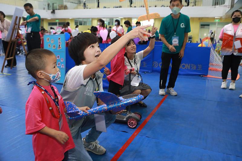 嘉義縣學前幼兒融合運動會 超Q孩童同場競賽-3