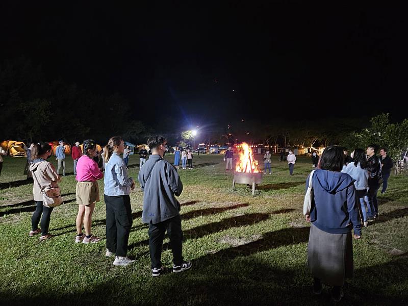 新竹縣協助青年成家浪漫最終場─第八場「愛在燃燒」主題活動11日晚間舉辦。