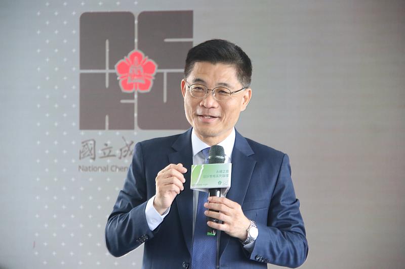 國立成功大學校長沈孟儒致詞時,認為高等教育最重要的是瞄準未來的問題,提供知識與人才。