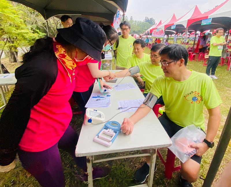 現場還有健康園遊會落實全方位健康促進以及疾病預防的目標