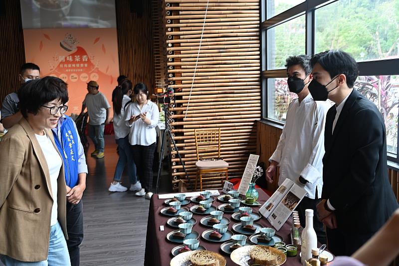 縣府推動臺東紅烏龍產業 饒慶鈴邀請遊客品嘗15道紅烏龍風味料理盛宴