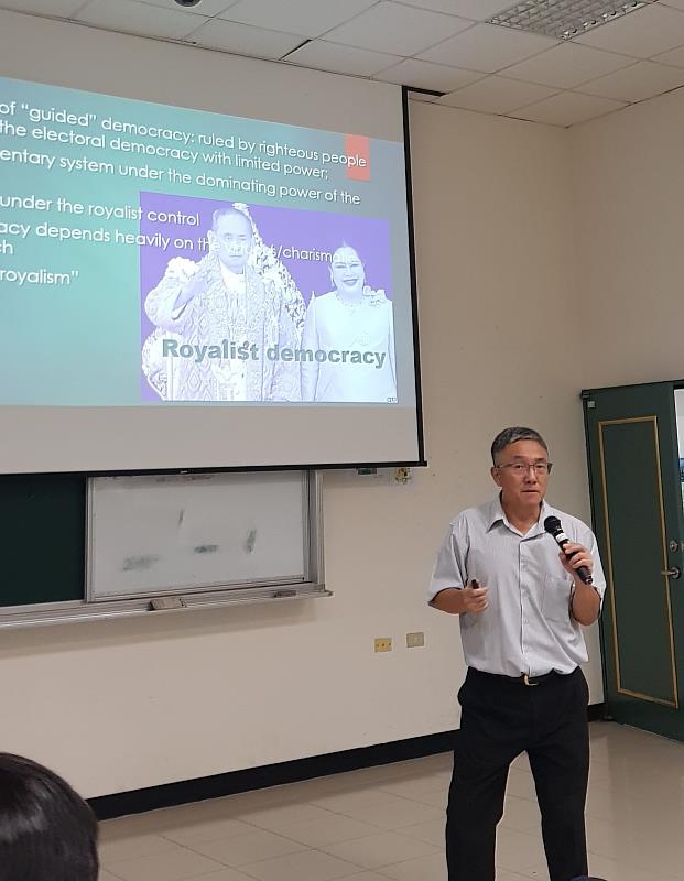 通猜教授以「泰國下階段的極化：最近一次大選對民主化歷史的意涵」為題舉辦講座