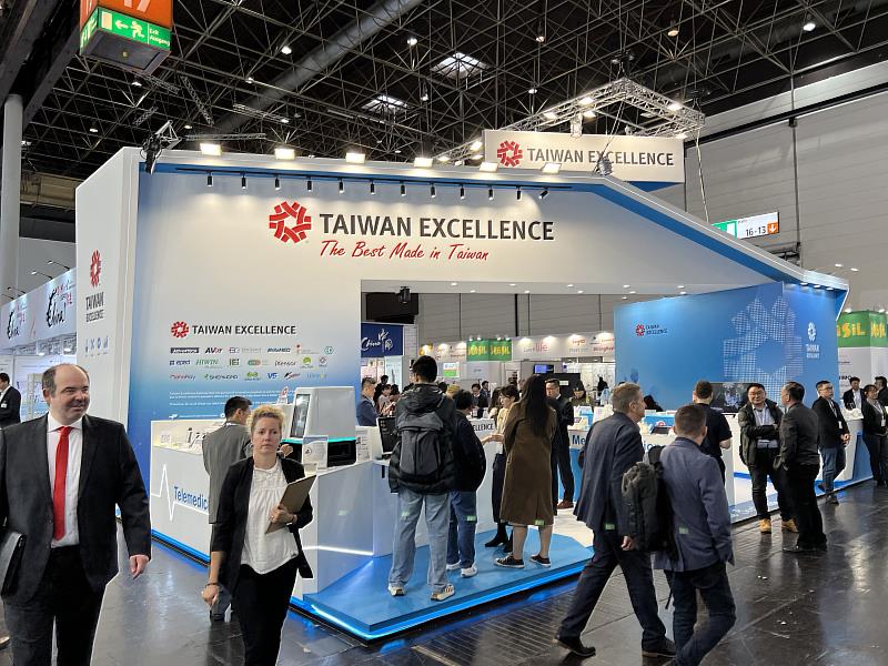 台灣精品館在2023德國醫療展大放異彩。(貿協提供)