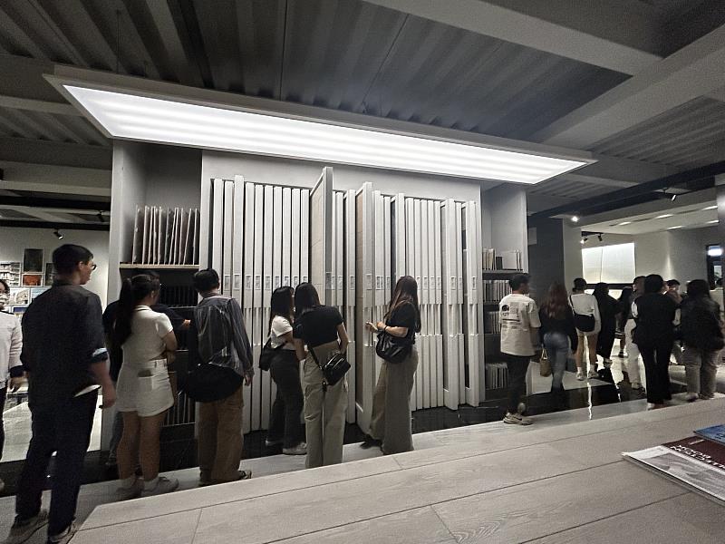 學生透過參訪認識各式建材