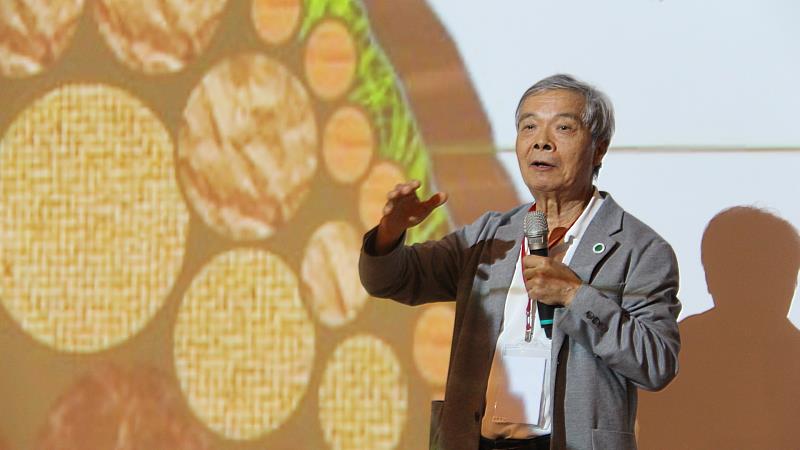 南華大學舉辦第五屆東亞有機農業論壇，邀請有機農業大使陳世雄教授分享土丘栽培。