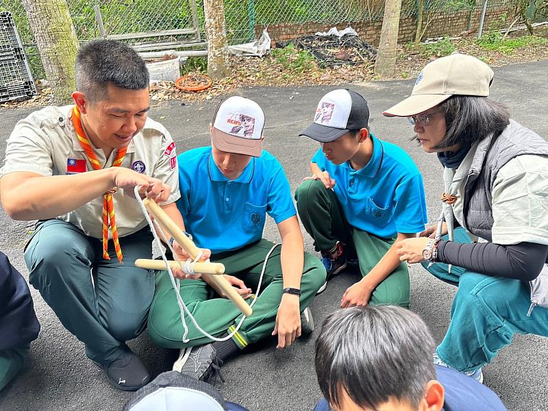 竹縣童軍小隊長訓練營      19國中、265位童軍high學習