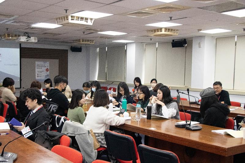世新大學「日本學的傳承與創新」學術研討會吸引許多台日學者及研究生齊聚。（世新大學提供）