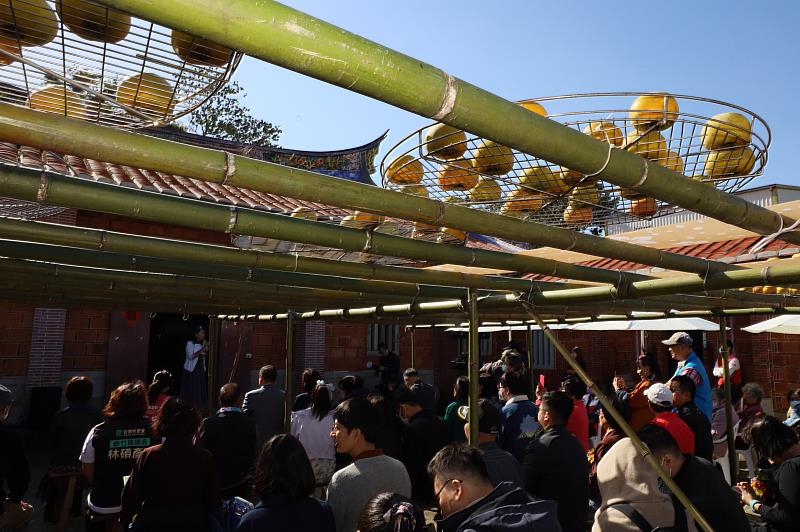 頒獎典禮以吳濁流故居古樸的建築為主體，裝飾代表新埔在地特色的曬柿架，構成生機盎然的典型客家風景。