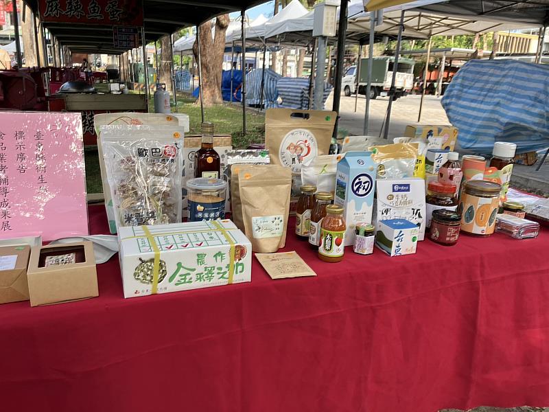 臺東縣衛生局19日舉辦標示廣告食品業者輔導成果展 現場人潮踴躍