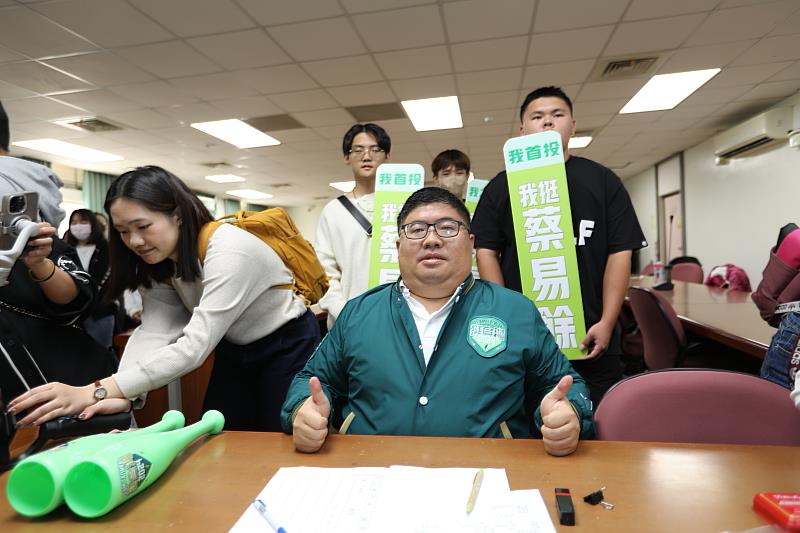2024區域立法委員選舉嘉義縣首日2人完成登記