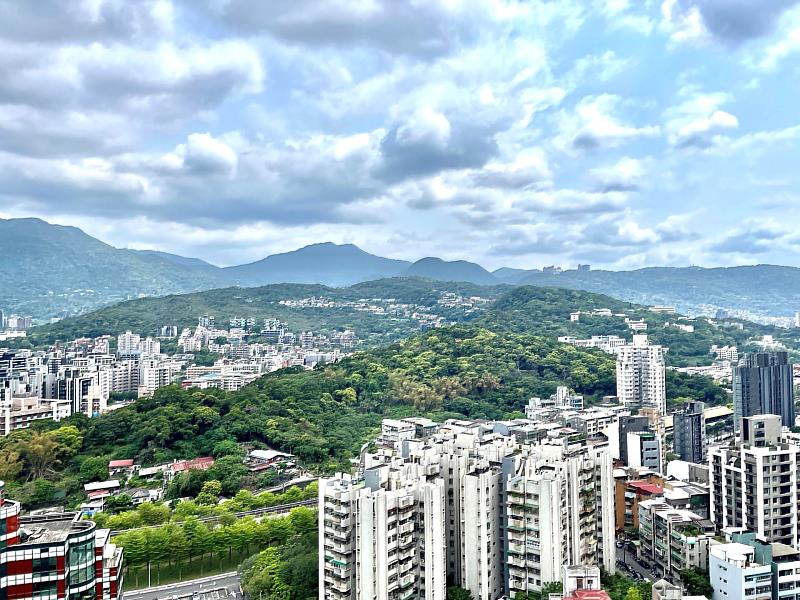 永慶房產集團盤點台北市近三年周遭房價漲幅前五名的公立大學。其中陽明交通大學周邊房屋單價和漲幅，雙雙勝過行政區平均。(房市示意圖)