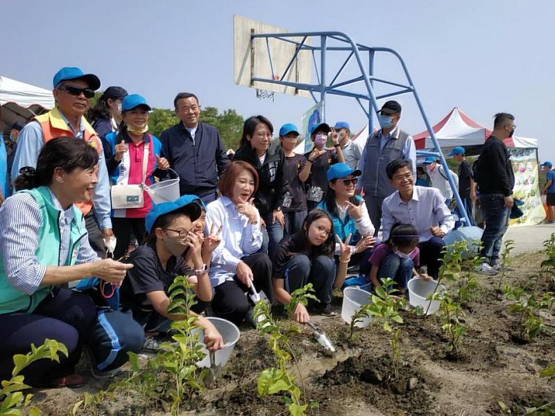 全民造林運動鼓勵學童共同參與植樹